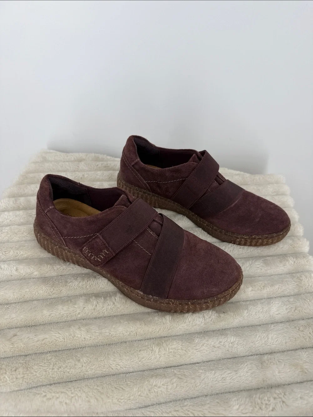 Clark’s Women's Caroline Holly Sneakers Suede Brown size 8.5M